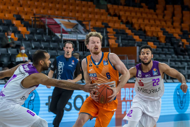 球队化解危 球队化解危